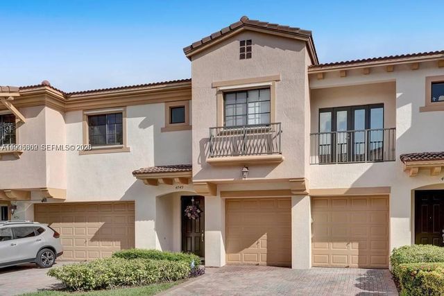 4749 N Grand Cypress Cir N, Coconut Creek, FL 33073