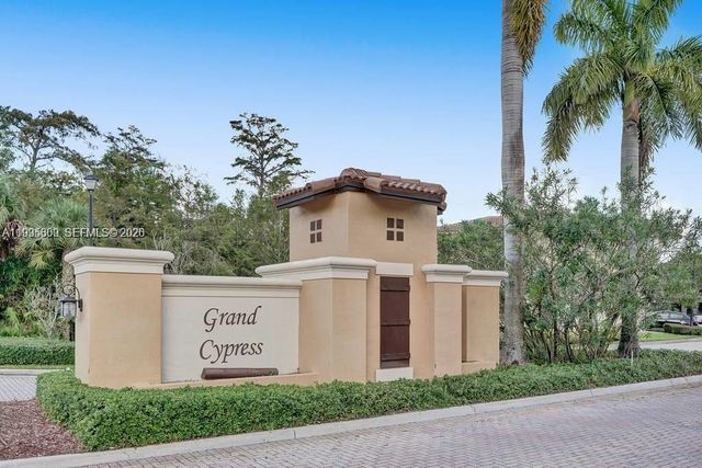 4749 N Grand Cypress Cir N, Coconut Creek, FL 33073