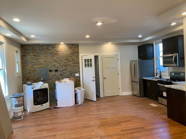 2418 N Washtenaw Avenue 2418, Chicago, IL 60647
