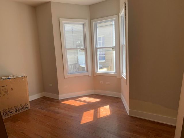 2418 N Washtenaw Avenue 2418, Chicago, IL 60647
