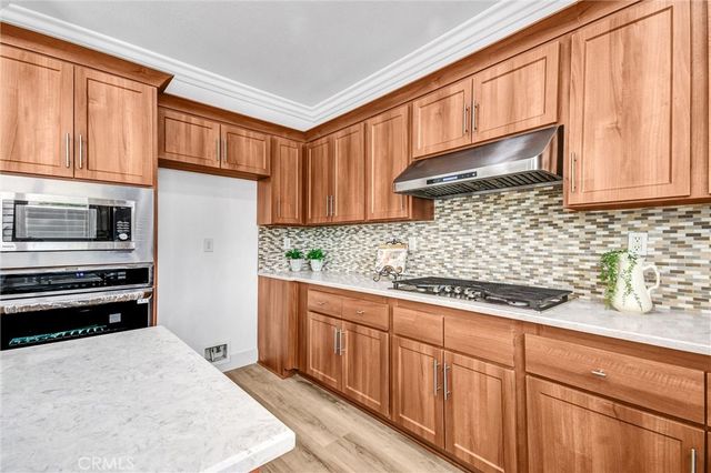 5840 Redhaven Street, Eastvale, CA 92880