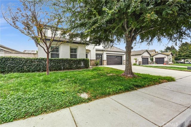 5840 Redhaven Street, Eastvale, CA 92880