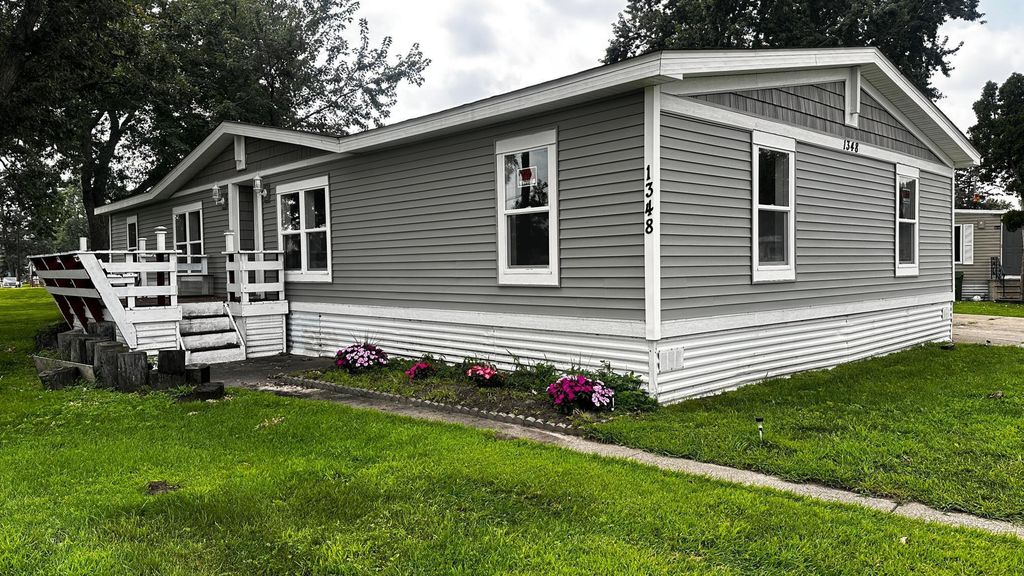 1348 104th Way NE, Blaine, MN 55434