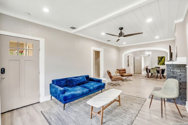 1108 Center, San Antonio, TX 78202