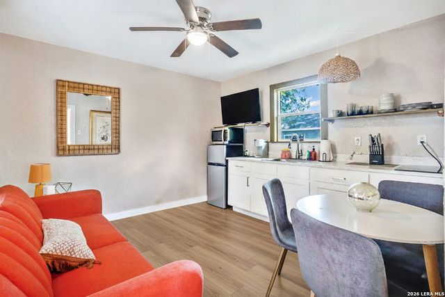 1108 Center, San Antonio, TX 78202