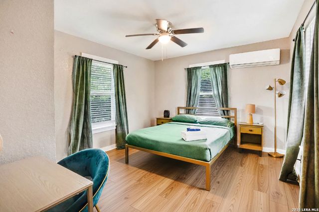 1108 Center, San Antonio, TX 78202