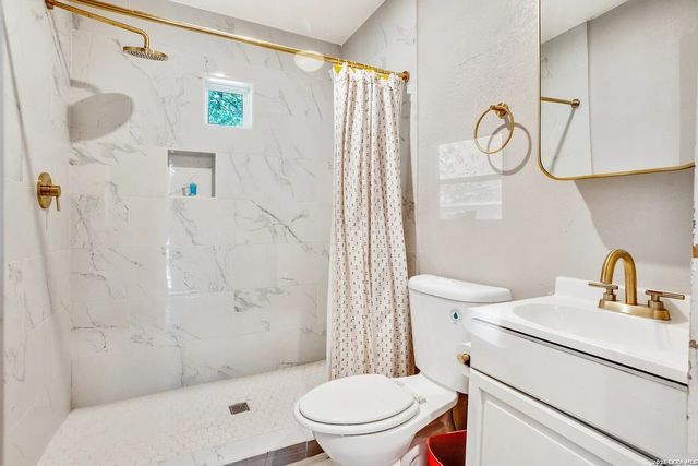 1108 Center, San Antonio, TX 78202