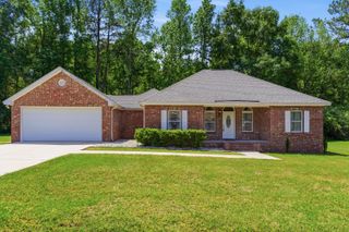 9 Cameron Place Dr., Hattiesburg, MS 39402