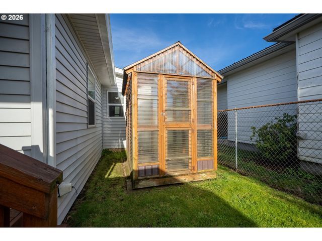 1403 5TH St, Tillamook, OR 97141