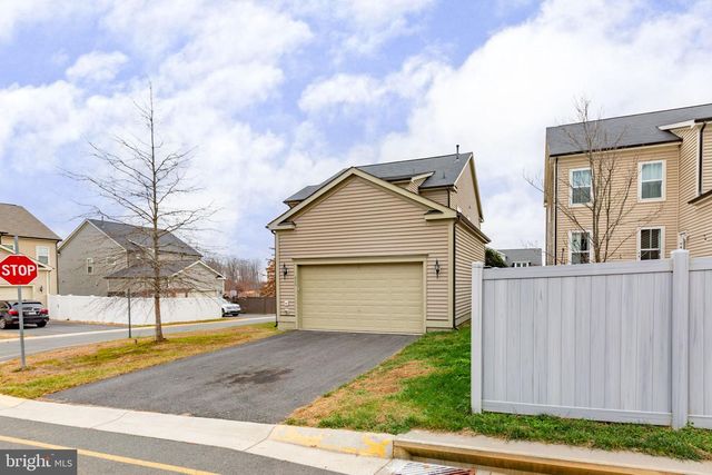 930 FORSYTHIA LN, Stafford, VA 22554