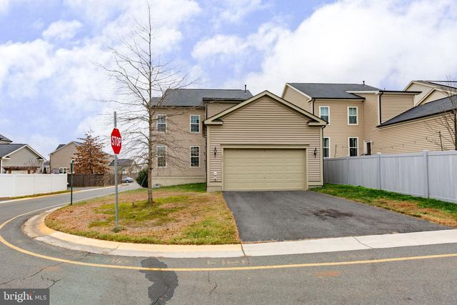930 FORSYTHIA LN, Stafford, VA 22554
