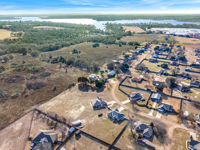 6030 Suncrest Drive, Athens, TX 75752