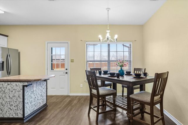 6030 Suncrest Drive, Athens, TX 75752