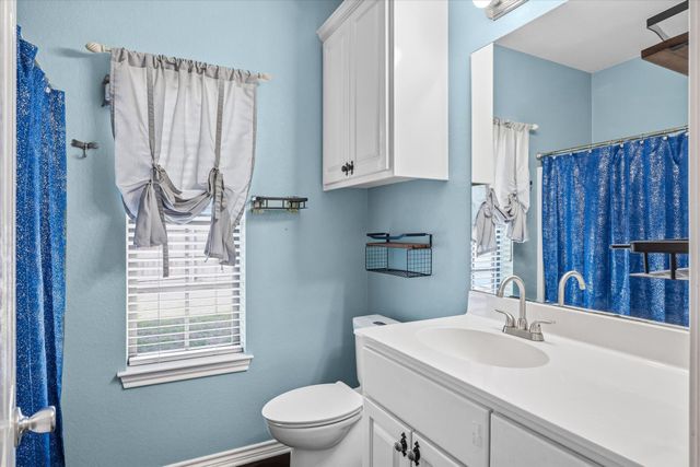 6030 Suncrest Drive, Athens, TX 75752