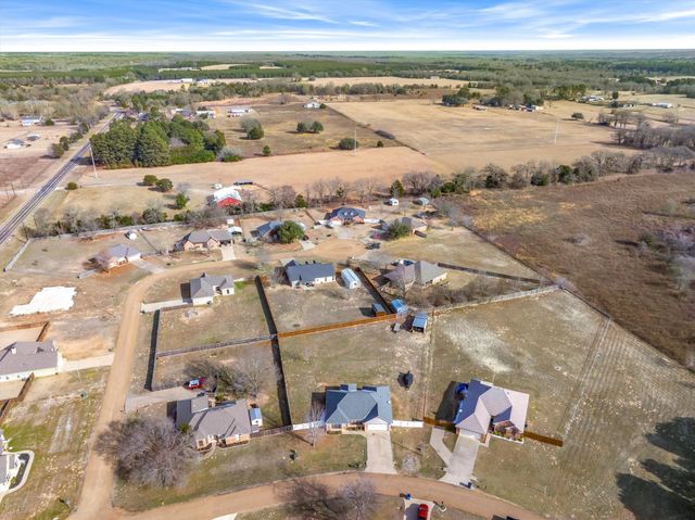 6030 Suncrest Drive, Athens, TX 75752