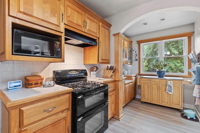 219 E HANCOCK STREET, Appleton, WI 54911