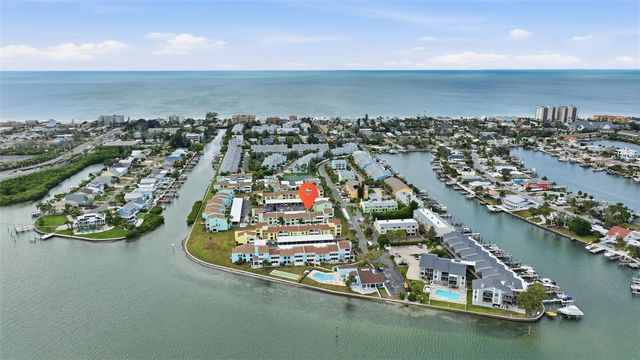 1 WINDRUSH BOULEVARD 35, Indian Rocks Beach, FL 33785