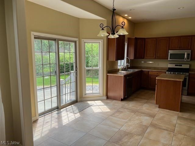 5342 Clingan Trails Boulevard, Struthers, OH 44471