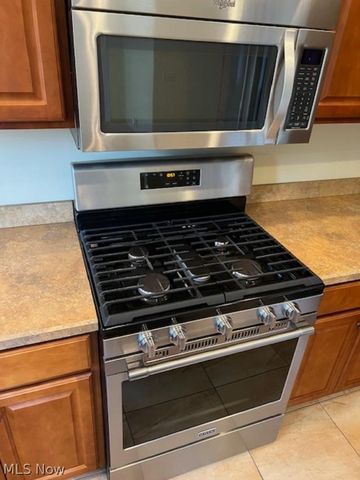 5342 Clingan Trails Boulevard, Struthers, OH 44471