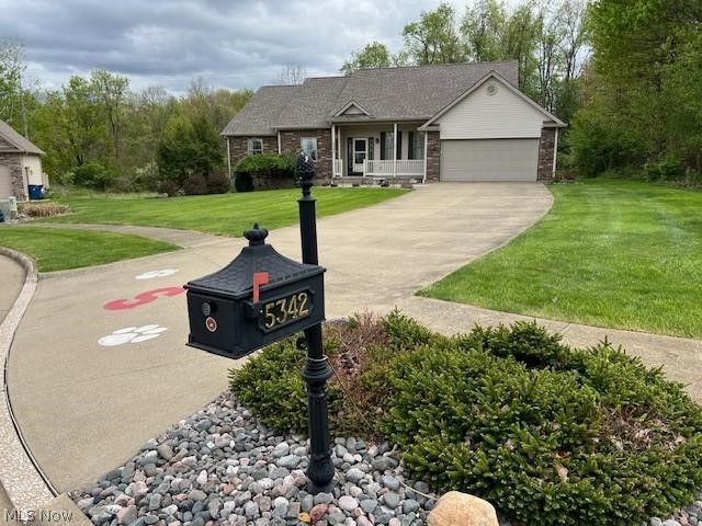 5342 Clingan Trails Boulevard, Struthers, OH 44471
