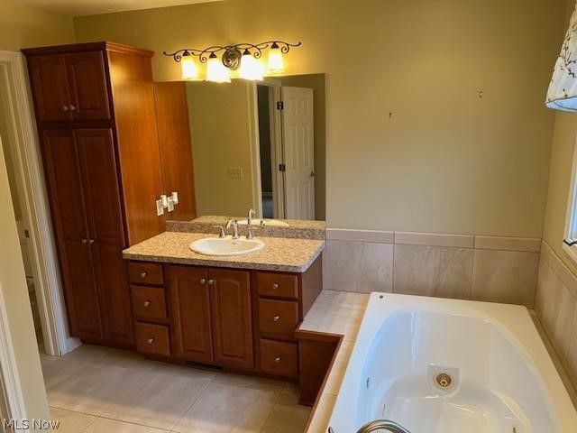 5342 Clingan Trails Boulevard, Struthers, OH 44471