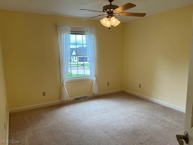 5342 Clingan Trails Boulevard, Struthers, OH 44471