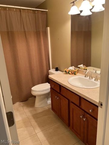 5342 Clingan Trails Boulevard, Struthers, OH 44471