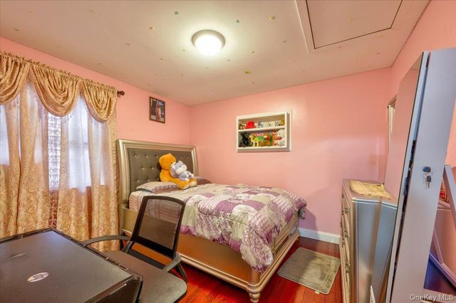 1662 Greenway Boulevard, North Valley Stream, NY 11580