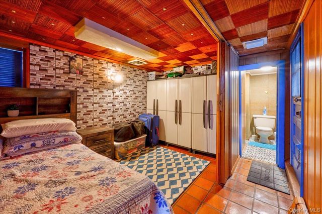 1662 Greenway Boulevard, North Valley Stream, NY 11580