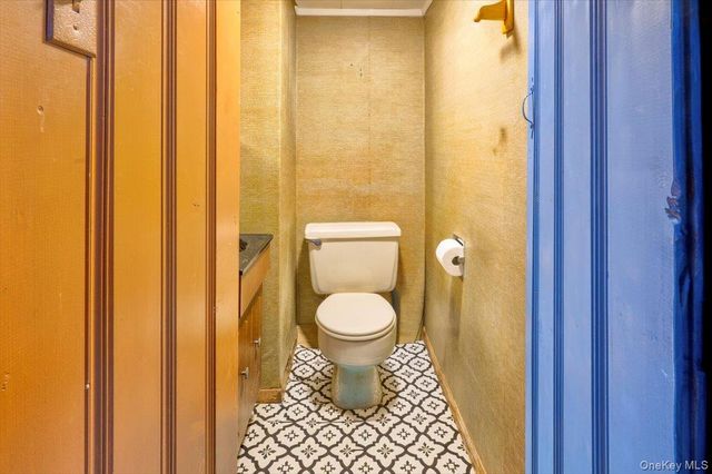 1662 Greenway Boulevard, North Valley Stream, NY 11580