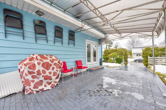 1662 Greenway Boulevard, North Valley Stream, NY 11580