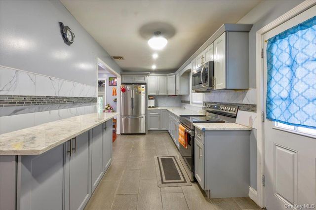 1662 Greenway Boulevard, North Valley Stream, NY 11580