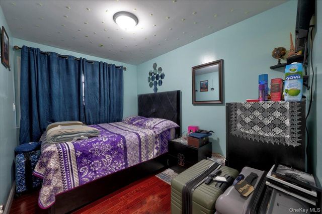 1662 Greenway Boulevard, North Valley Stream, NY 11580