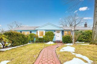 1662 Greenway Boulevard, North Valley Stream, NY 11580