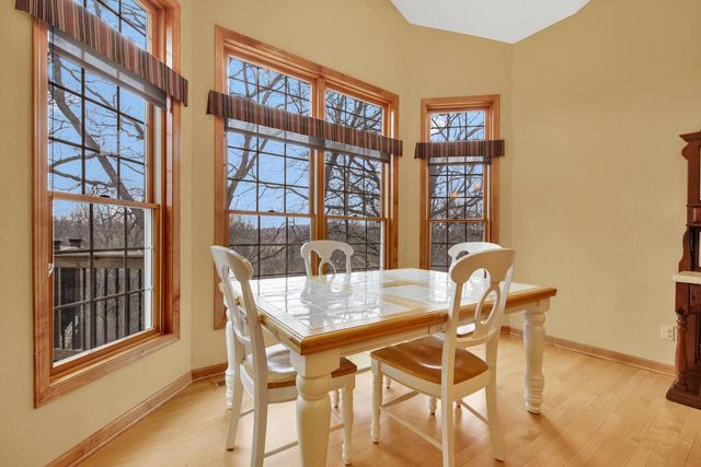 315 Prairie Song DRIVE, Waukesha, WI 53188