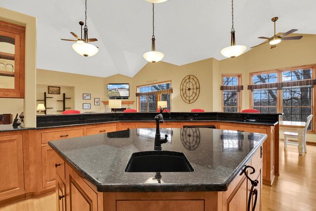 315 Prairie Song DRIVE, Waukesha, WI 53188