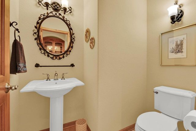 315 Prairie Song DRIVE, Waukesha, WI 53188