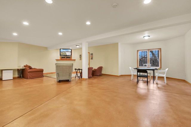 315 Prairie Song DRIVE, Waukesha, WI 53188