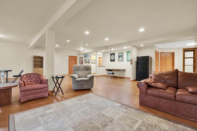 315 Prairie Song DRIVE, Waukesha, WI 53188