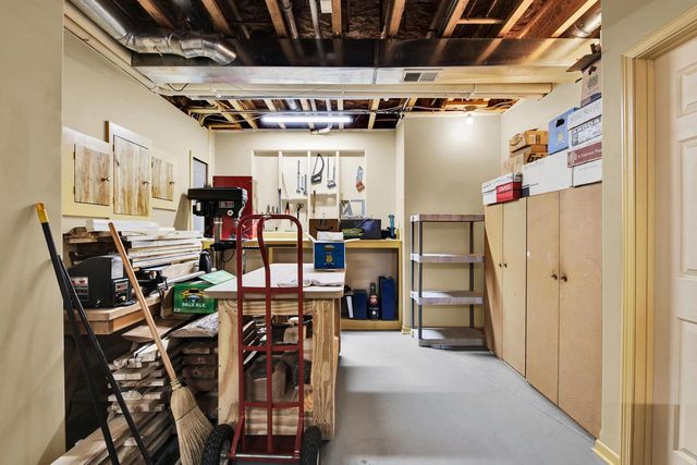 315 Prairie Song DRIVE, Waukesha, WI 53188