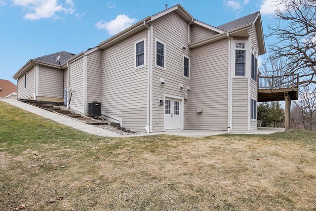 315 Prairie Song DRIVE, Waukesha, WI 53188