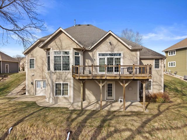 315 Prairie Song DRIVE, Waukesha, WI 53188