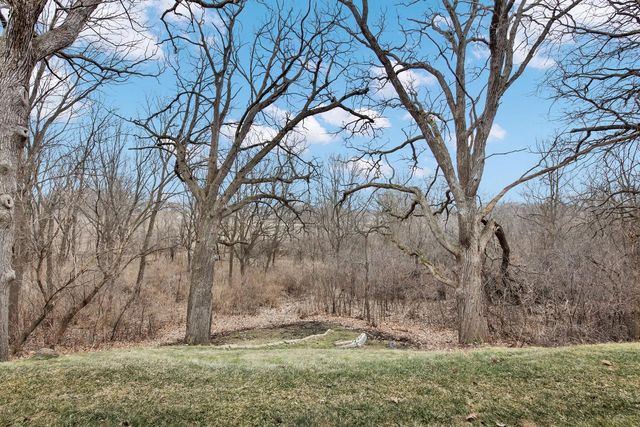 315 Prairie Song DRIVE, Waukesha, WI 53188