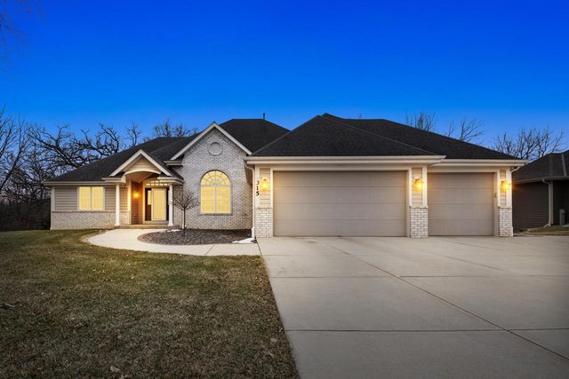 315 Prairie Song DRIVE, Waukesha, WI 53188