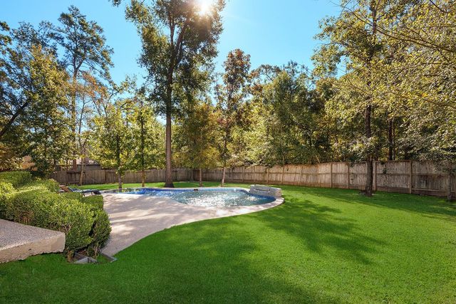 222 Hawkhurst, The Woodlands, TX 77354