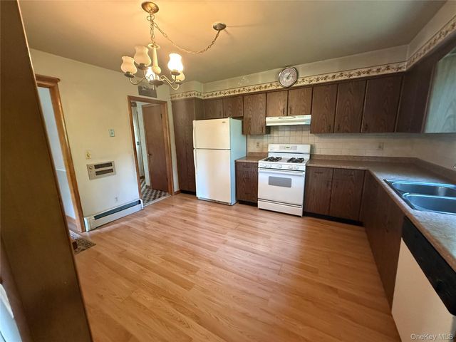 1506 State Route 32, Wallkill, NY 12589