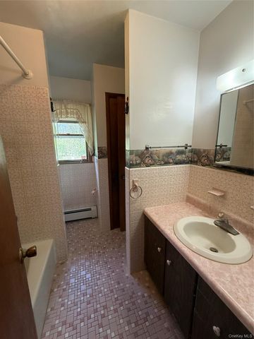 1506 State Route 32, Wallkill, NY 12589
