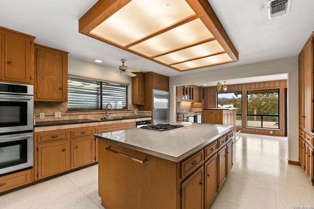 85 Mission, New Braunfels, TX 78130