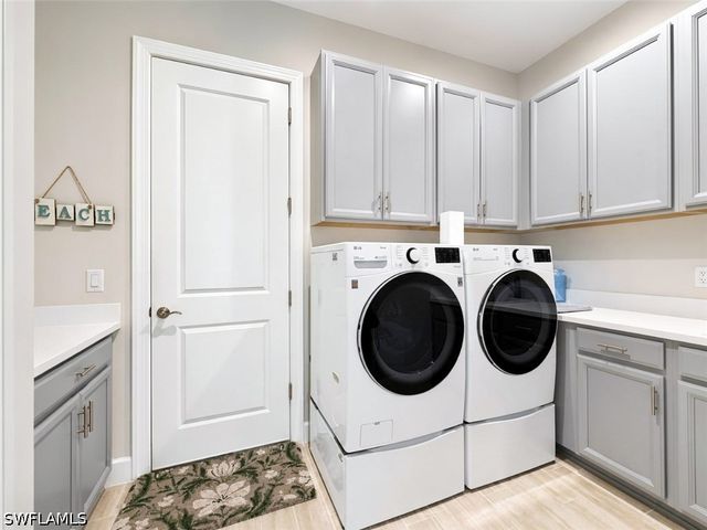 8174 Lucello TER S, Naples, FL 34114