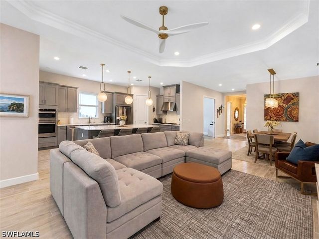 8174 Lucello TER S, Naples, FL 34114